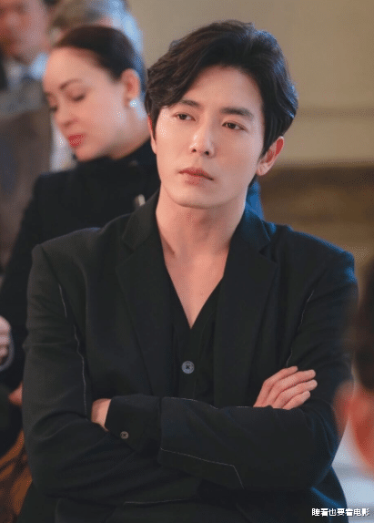 欢乐喜剧人|小时候长这样朴宝剑胖乎乎,南柱赫认不出,金泰亨从小帅到大