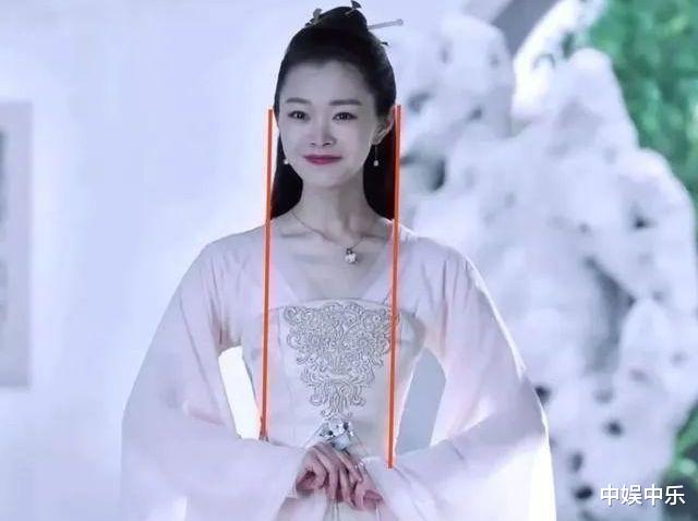 星座小娱 美女逛街被抓拍，紧身裙下丰腴身材很迷人，1运动或才是关键