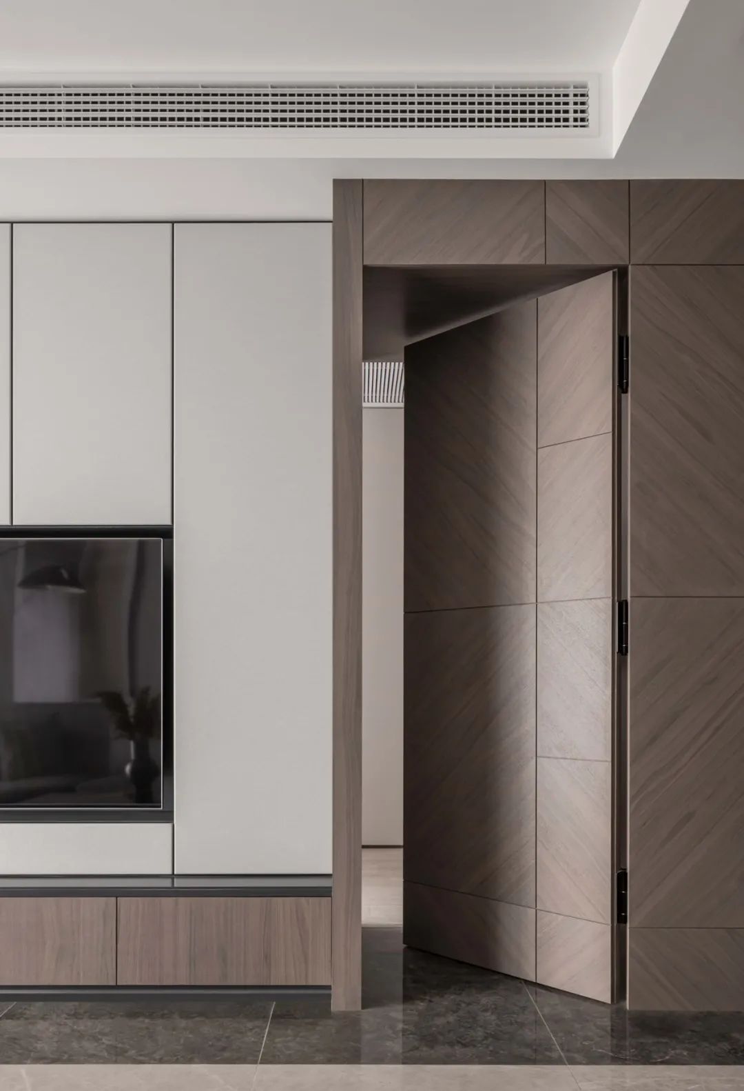 隐形门+端景柜：这个极简风小三房，处处都藏着心机小细节！