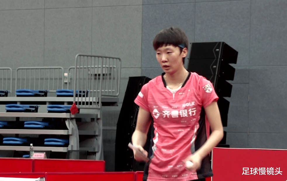 王曼昱|3-0！王曼昱大爆发，8-10后逆转，怒吼庆祝，陈梦为她鼓掌