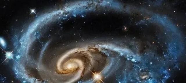 银河系 人类被地球带着在宇宙中“奔跑”，一天5200万公里，哪里才是头？