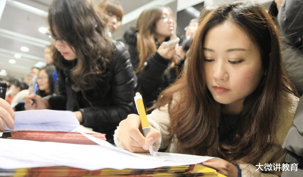 贵州|大学生在2022年迎来一个坏消息，明年将要推行，学生：幸亏毕业早