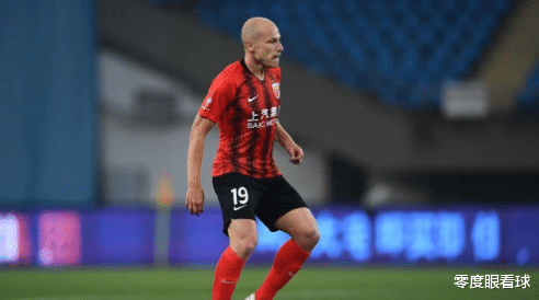 運動員|上港0：0悶平恒大，主帥萊科臨場指揮出現(xiàn)3大敗筆，自毀武功讓人看不懂