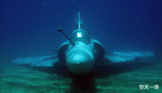 F-35|俄罗斯能抢到坠海的F35B吗？扬塔尔打捞船不知所踪，曾捞起米格29