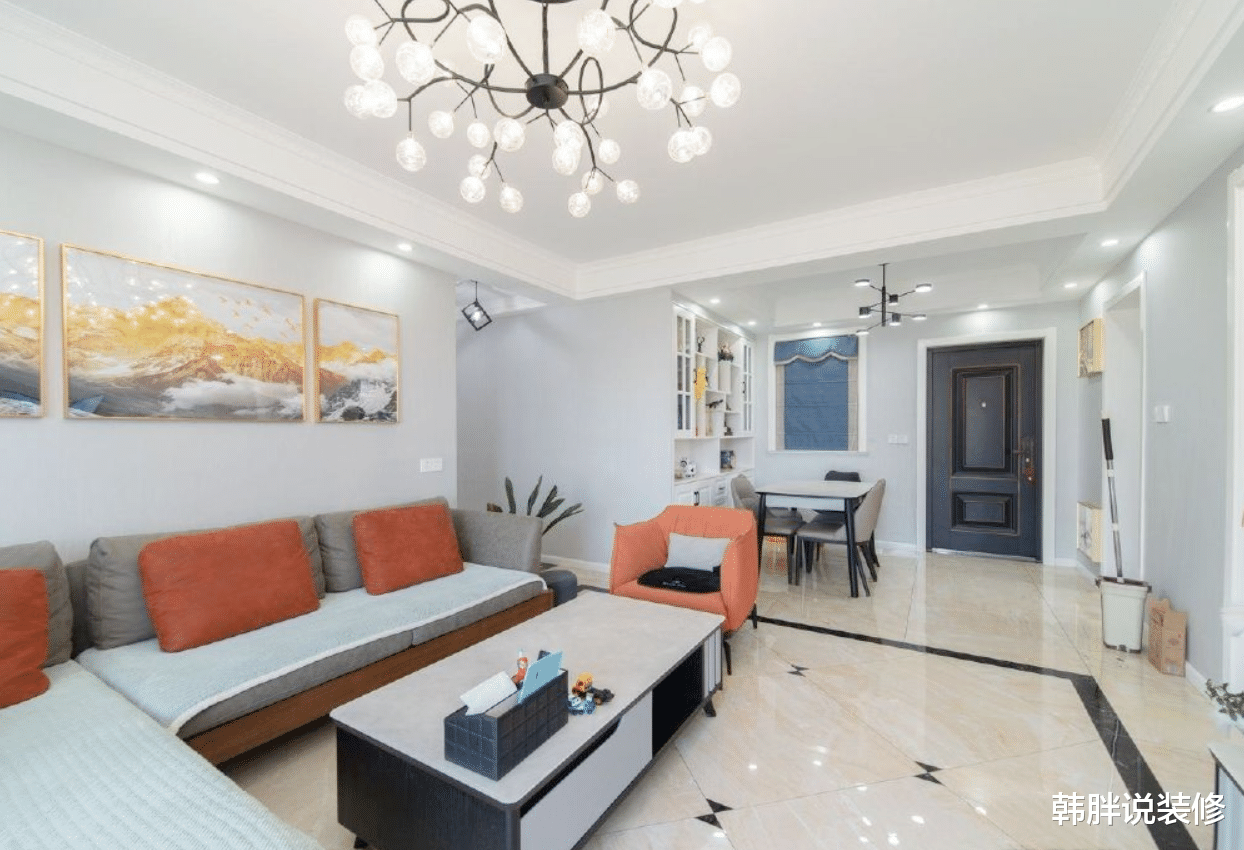 128㎡四居室,主卫走廊装满衣柜,秒变步入式衣帽间,仪式感满满