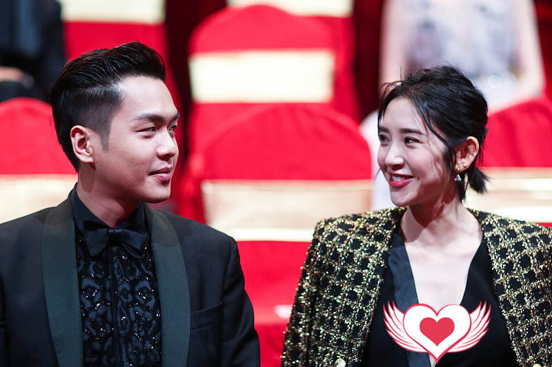 BiuVogue|唐艺昕越来越大气了，穿礼服看着好高贵，肌肤白皙身材好