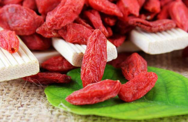 咖啡因|胡萝卜是“养肝冠军”？医生：常吃这4种食物，才是真正对肝脏好