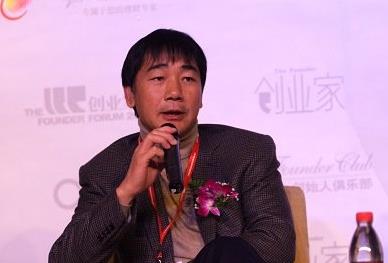 苗圃|44岁“穆桂英”苗圃罕见晒娃，儿女乖巧可爱，网友：不是没结婚？