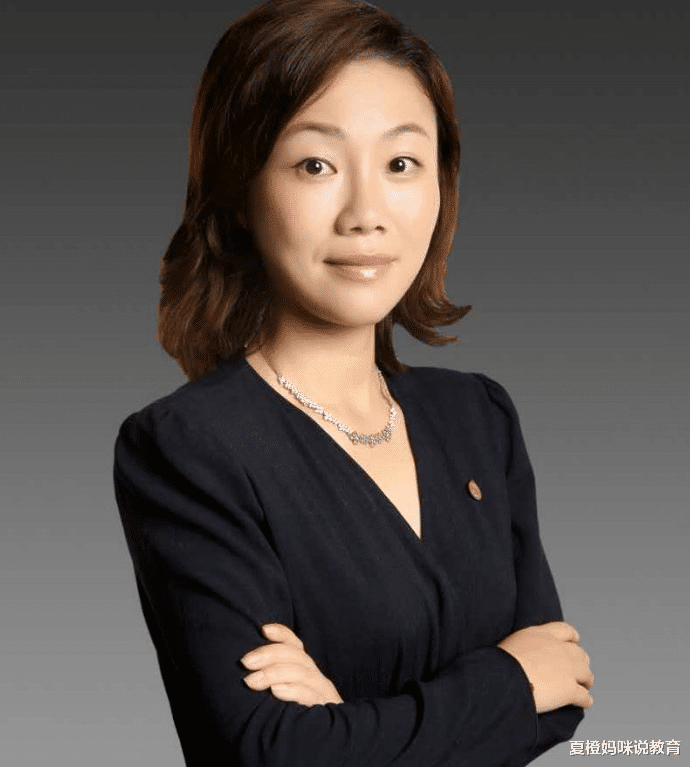 秘书|她被称为“最贵女秘书”，年收入1849万，已过不惑之年却不结婚