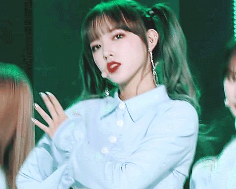 娱乐圈|5位“95后”女星，程潇“丰满身材”备受关注，杨超越在不断提升