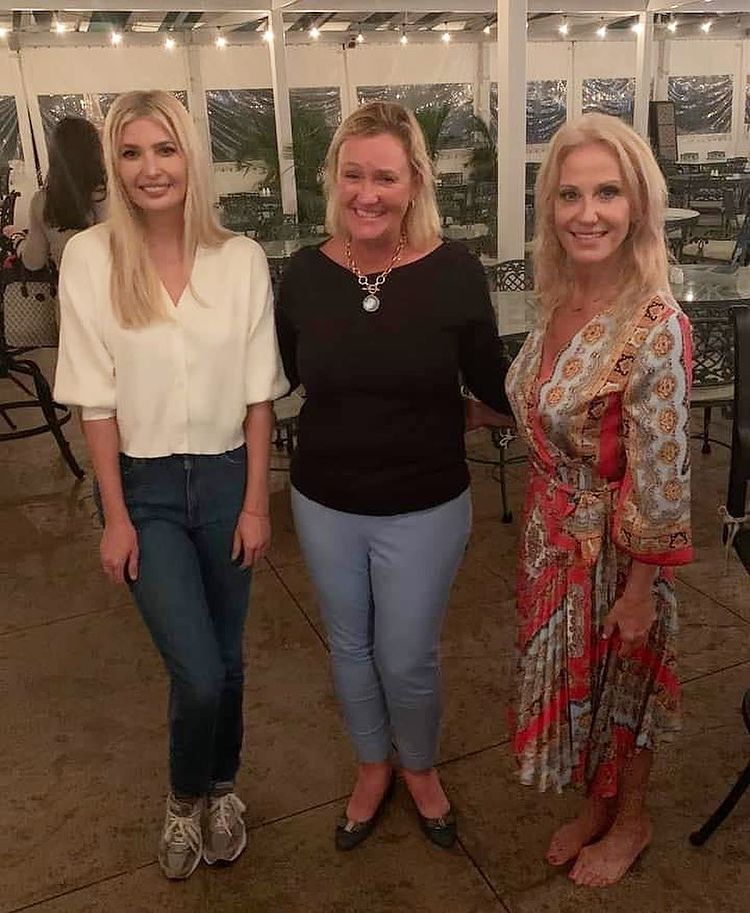 全球时尚风行|伊万卡时隔1个半月亮相!穿牛仔裤运动鞋大变样,夏日裙装更美