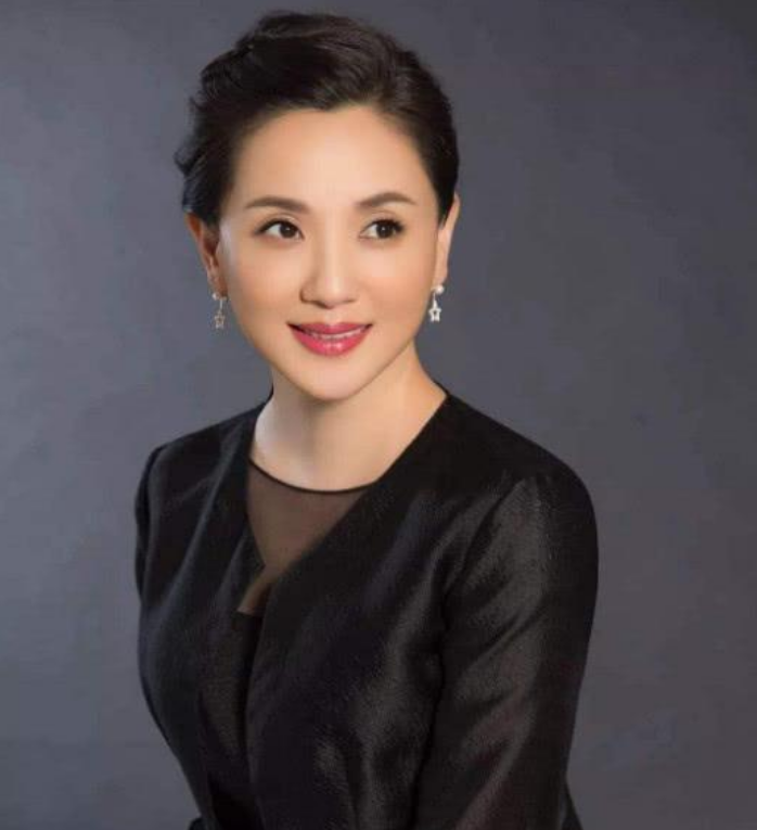 周迅|她是国家一级演员，为去世丈夫守寡13年，如今53岁嫁周迅恩师