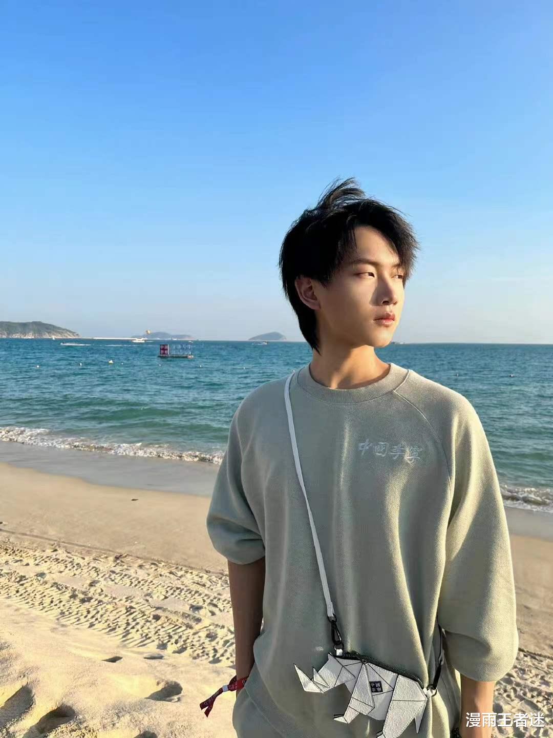 狼队|狼队飞牛称想尝试走秀，却被粉丝“拆台”，瘦下来的飞牛变帅好多