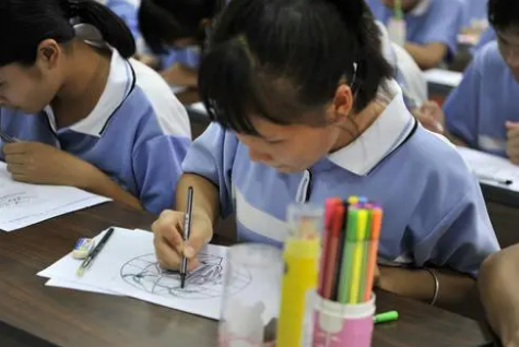 安妈育儿日|“双减”落地，公立学校与私立学校差距日渐拉大，新学期见端倪