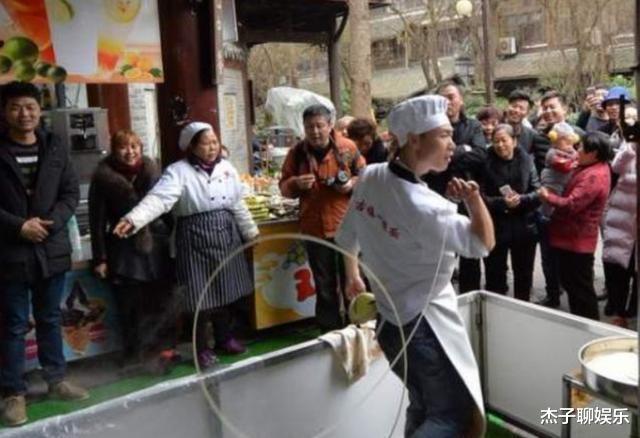 田波 拉面哥抛弃老板干主播，娶土豪女粉丝后，现在过得怎么样？