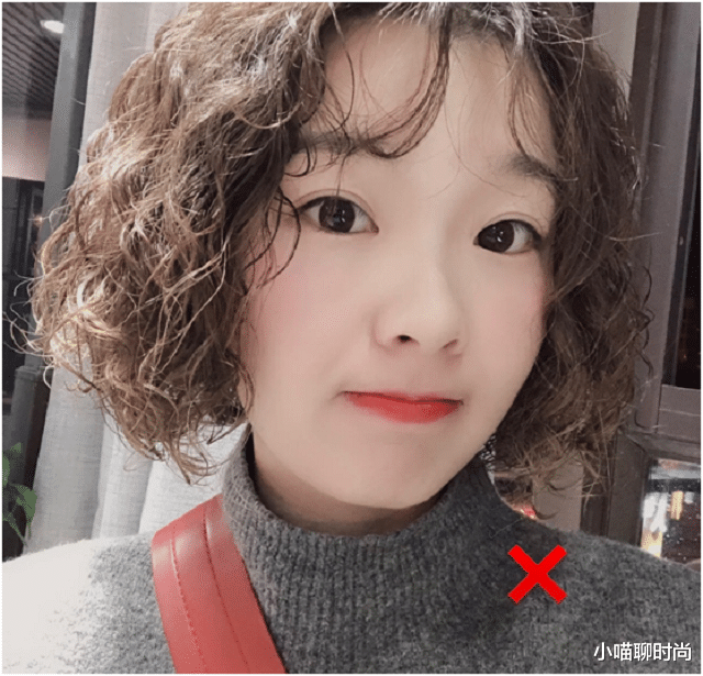 发型 40岁女人头发不要剪太短，这3款发型好看又显气质，太合适过秋了