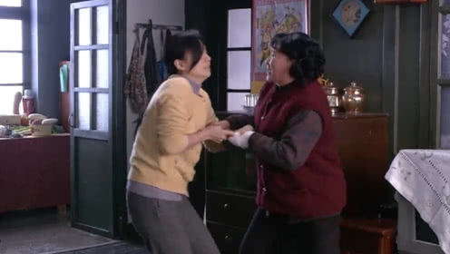 Hi家有小甜椒儿|“我都没伺候过我妈，凭啥伺候你妈！”儿媳妇该伺候婆婆吗？