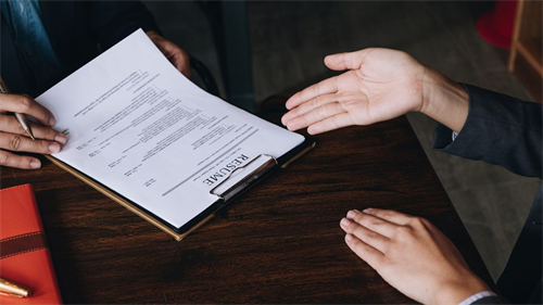 反恐 怀了新男友孩子，女大学生向民工前男友索赔15万分手费，法院判了