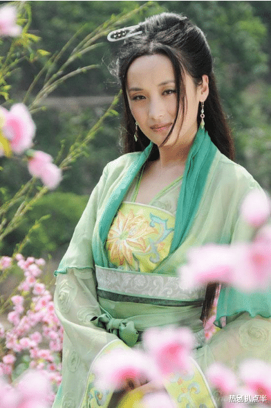 张翠山|9个版本的小青，造型雷人、滥竽充数，你对哪个版本印象最深刻？