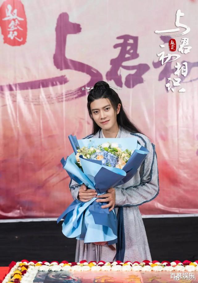 牛奶 待播剧古偶男主头套造型没几个能看的，“发套行业”怎么了？