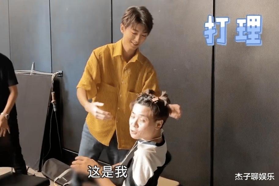 谭凯|独自出差的老戏骨，因没有助理被嘲可怜，他的回应打了多少人的脸