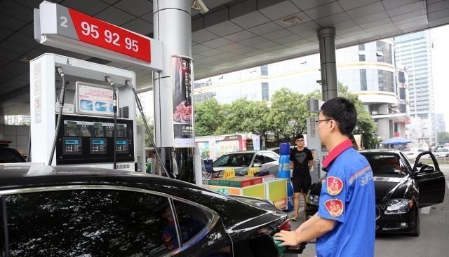 国六 油价调整消息:今天1月26日,全国加油站调整后92、95汽油限售价