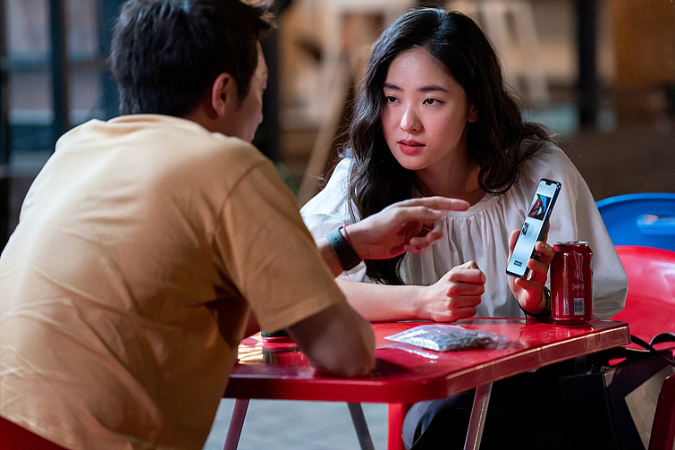 花影人间情感|人到中年的无奈：婚姻里最悲哀的，莫过于把夫妻过成了室友