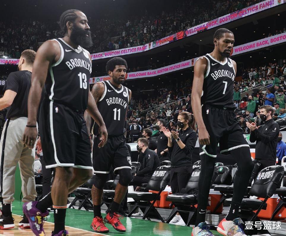 詹姆斯·哈登|孤獨(dú)！季后賽攻防效率，哈登一人飄在空中