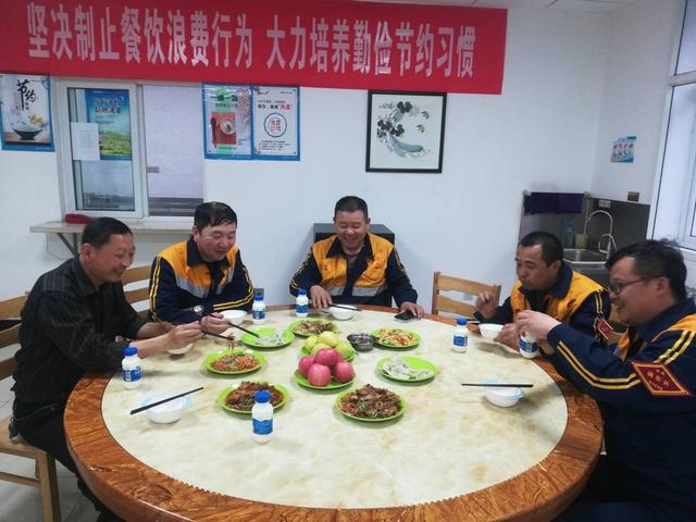 中国交通广播 交广会客厅｜「致敬劳动者」一顿特殊的节日“大餐”