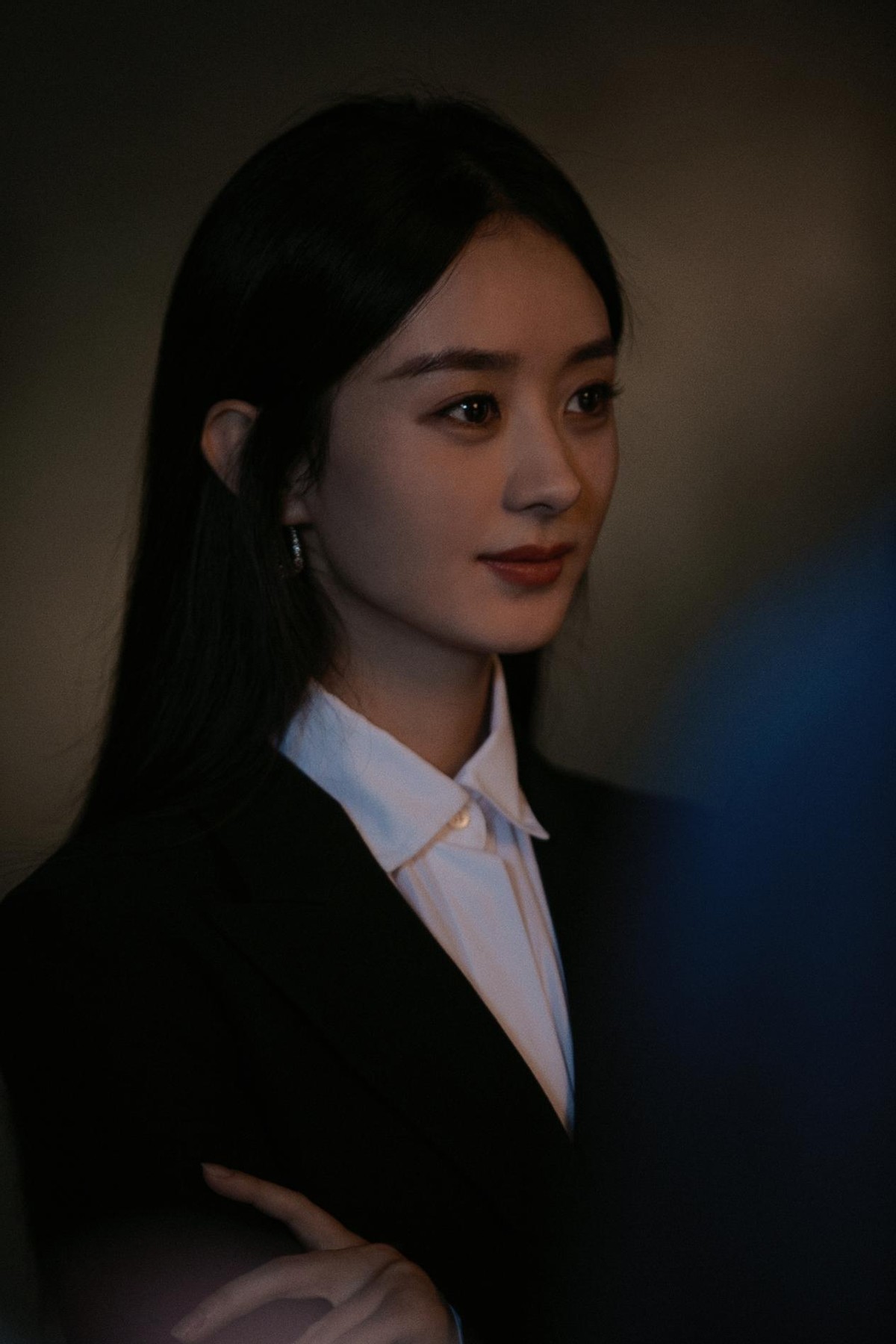 赵丽颖|赵丽颖造型太飒,不愧是当了妈的人,穿衣打扮越看越霸气