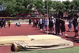 |“华为1996年的招聘广告,大家自己感受一下!”哈哈哈哈哈!