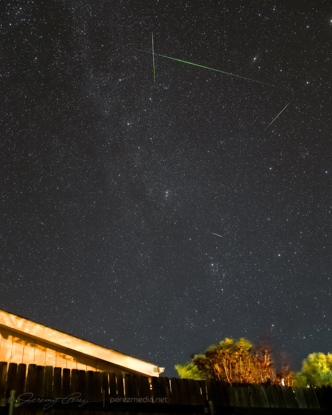 猛犸象 闪耀在世界各地的英仙座流星雨!