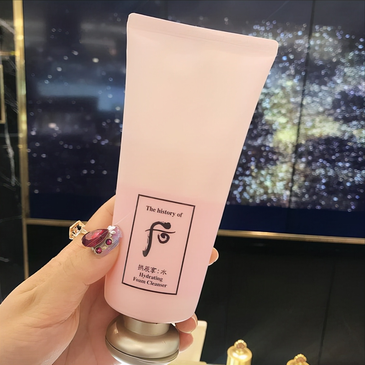 洗面奶 几款亲肤的洗面奶推荐：温和不假滑，让你的肌肤感到润嫩和光泽感