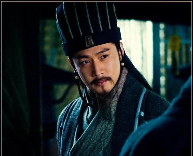 知否知否啊|《隆中对》诸葛亮给刘备制定的战略到底有没问题？谁能详细论述？