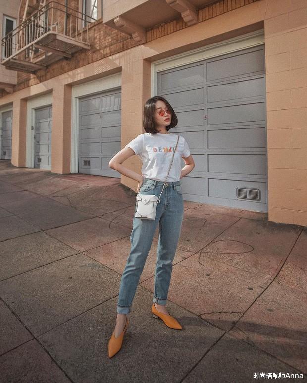 时尚搭配师Anna|牛仔裤+T恤如何穿得时尚又个性！打破常规，这样搭配绝对不普通
