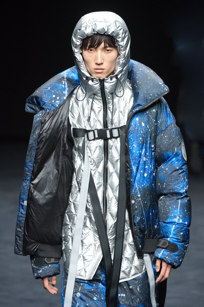 FashionWeek 全新品类出现！风衣+羽绒服是什么神奇宝贝？