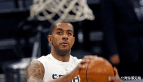 马刺队|44板8帽!联盟第一!马刺大闸真棒,才25岁啊,怪不得敢放走阿德