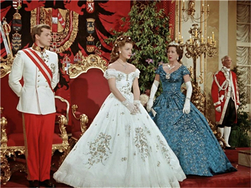 茜茜公主|茜茜公主腰围超50厘米就绝食，她的腰围有多细？老照片确实很迷人