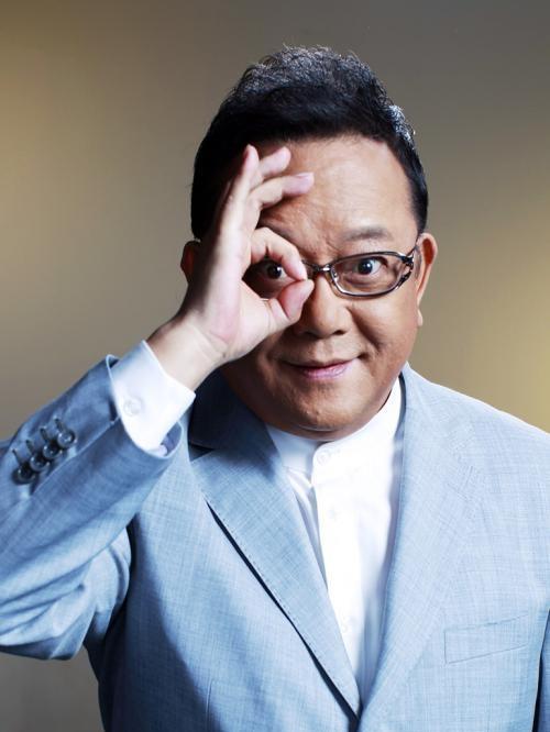 王刚|著名演员王刚:三婚娶网恋女友,60岁老来得子,现在状况如何?