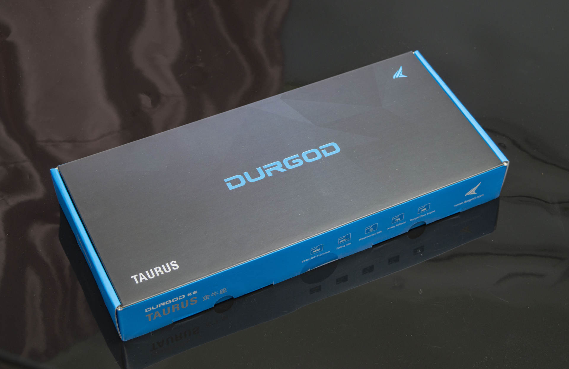 機械鍵盤|耐看百搭: 杜珈金牛座K320淺霧藍Cherry紅軸機械鍵盤開箱