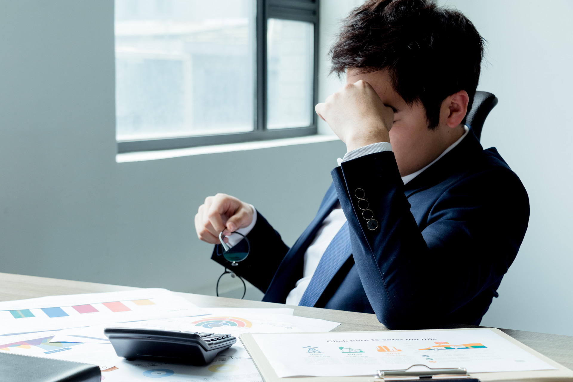 加班费|饭局上，领导为何突然让你去催菜？有这4层含义越早明白越受益