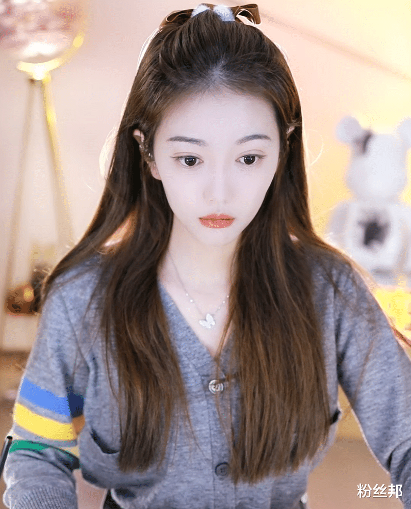 女主播|YY年度“女音乐人”分组，女主播很忙都不播，因有人“鞠躬”退赛