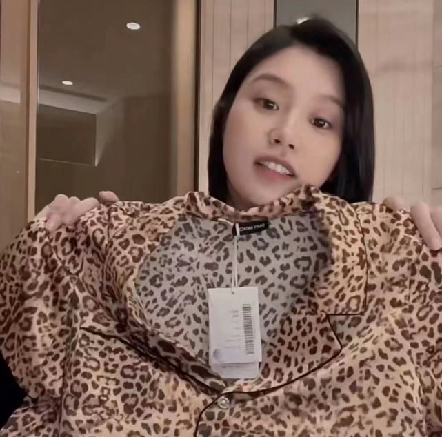 奚梦瑶|奚梦瑶在家养胎极少出门，为哄自己开心花两万元买睡衣，尽显豪门霸气