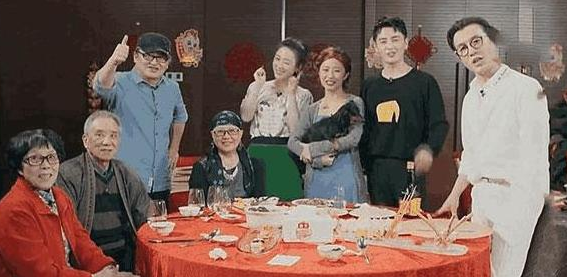 十万个家居为什么|晒晒刘欢在三亚的豪宅，连沙发都是五颜六色的，装修充满热带风情