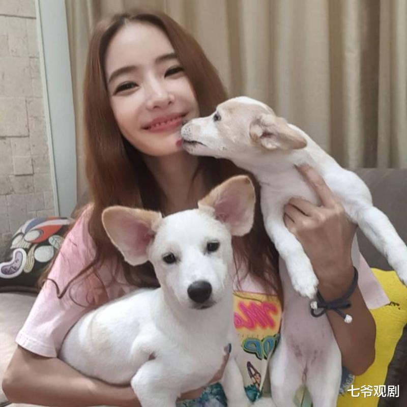 韩彩英|嫁入豪门的40岁芭比娃娃，老公短信秒回，豪宅被拍卖反成甜蜜证据