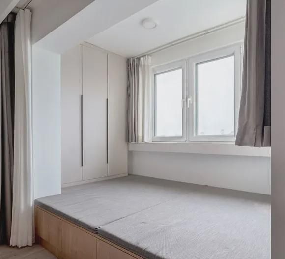 榻榻米|客厅阳台装榻榻米,浴室柜外移,简约风格两房装修很唯美!