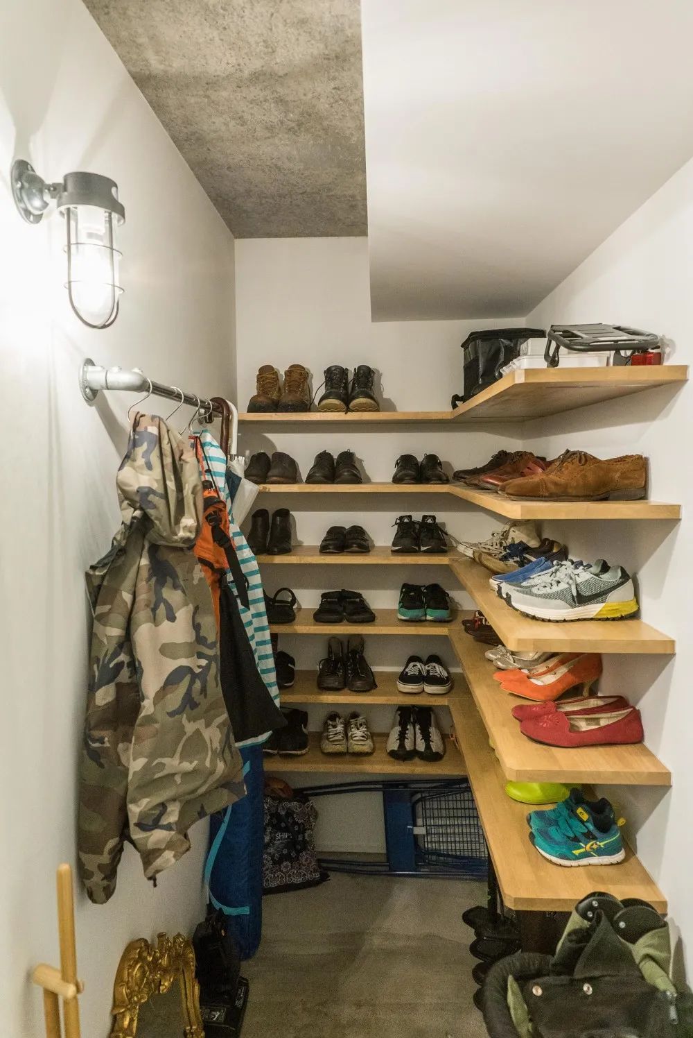 婴儿车|看了日本人的玄关设计，我发现了无数中国家庭的通病！