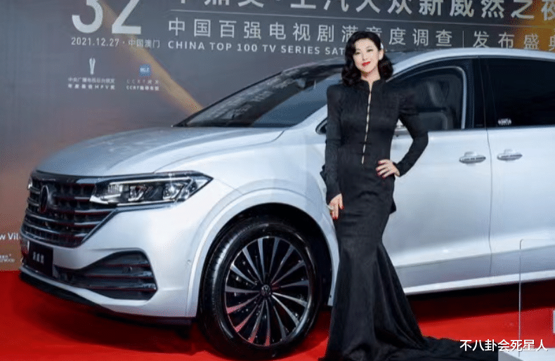 朱珠|?最新红毯来袭！朱珠性感露背，袁姗姗深v礼服，任嘉伦绅士风