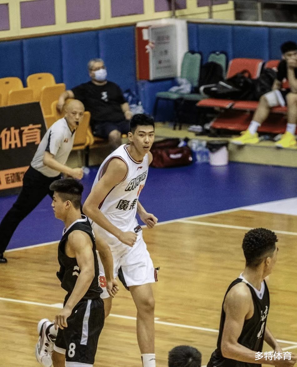广东男篮|三人离队后,宏远15人大名单出炉!2.26米内线上位,阿联打替补
