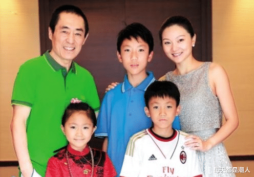 每天都是潮人|记者问张艺谋：你能交748万的超生罚款，那怎么会让母亲在西安独居十二年